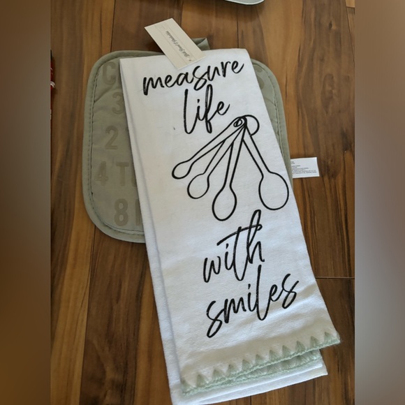 🎄Christmas holiday lot apron whisk tree snack vanilla chi diffuser kitchen towel - Picture 6 of 11